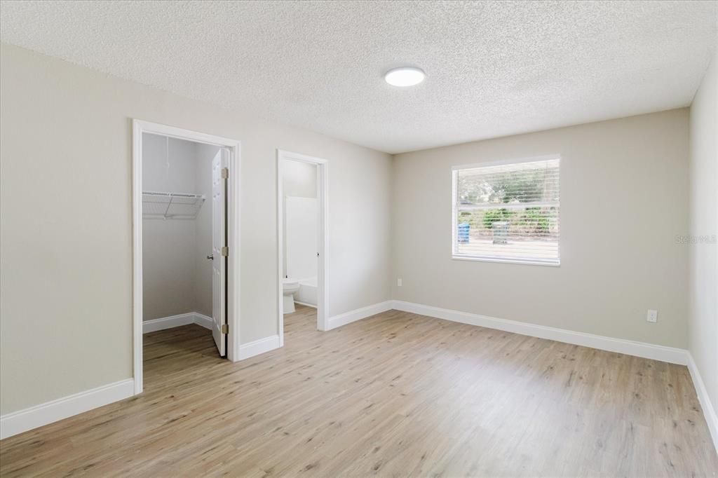 For Rent: $1,700 (3 beds, 2 baths, 2275 Square Feet)