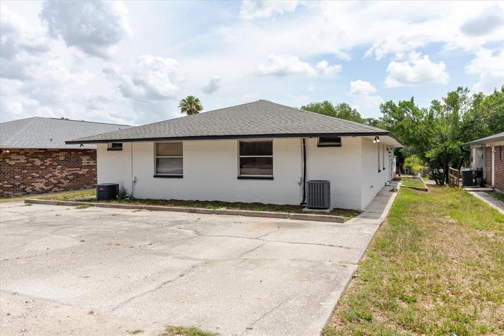 For Rent: $1,700 (3 beds, 2 baths, 2275 Square Feet)