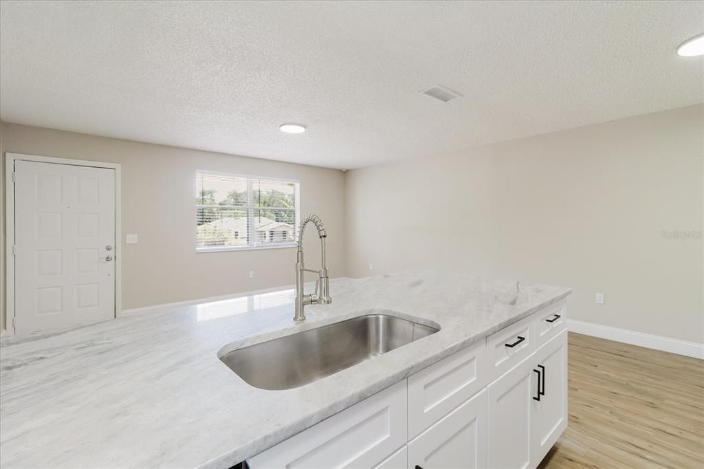 For Rent: $1,700 (3 beds, 2 baths, 2275 Square Feet)