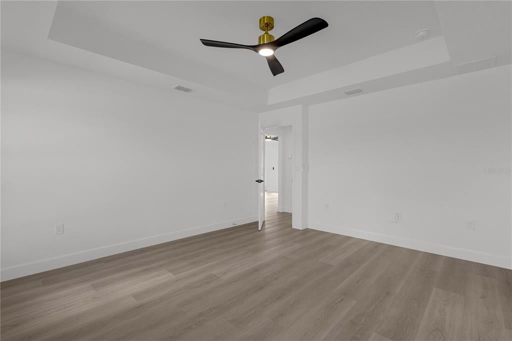 Activo con contrato: $299,000 (3 camas, 2 baños, 1532 Pies cuadrados)