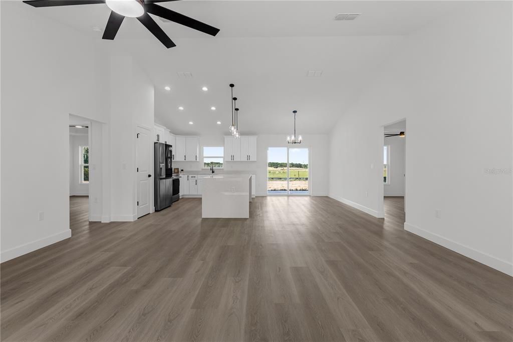 Activo con contrato: $299,000 (3 camas, 2 baños, 1532 Pies cuadrados)