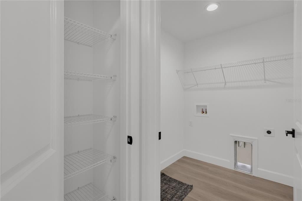 Activo con contrato: $299,000 (3 camas, 2 baños, 1532 Pies cuadrados)