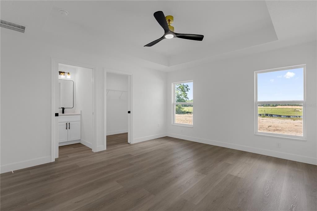 Activo con contrato: $299,000 (3 camas, 2 baños, 1532 Pies cuadrados)