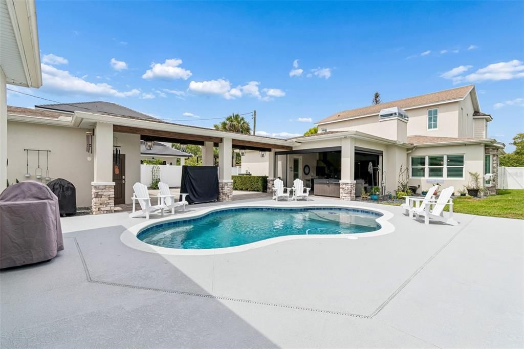 For Sale: $1,995,000 (4 beds, 3 baths, 3696 Square Feet)