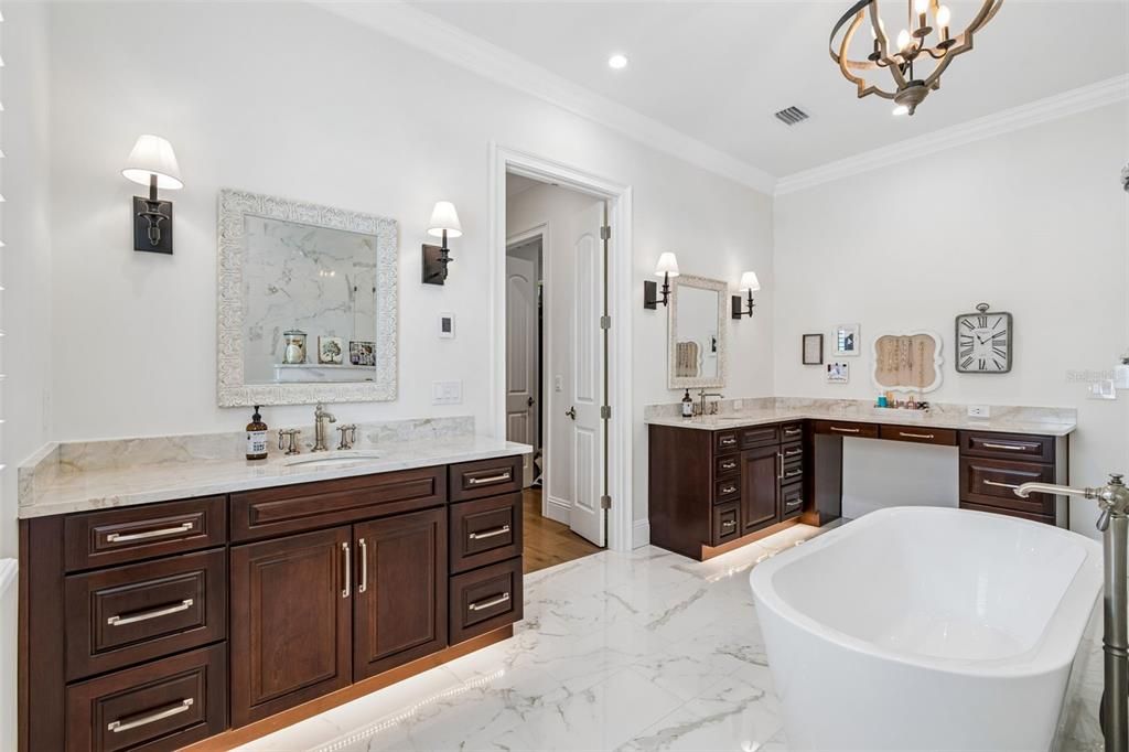 For Sale: $1,995,000 (4 beds, 3 baths, 3696 Square Feet)