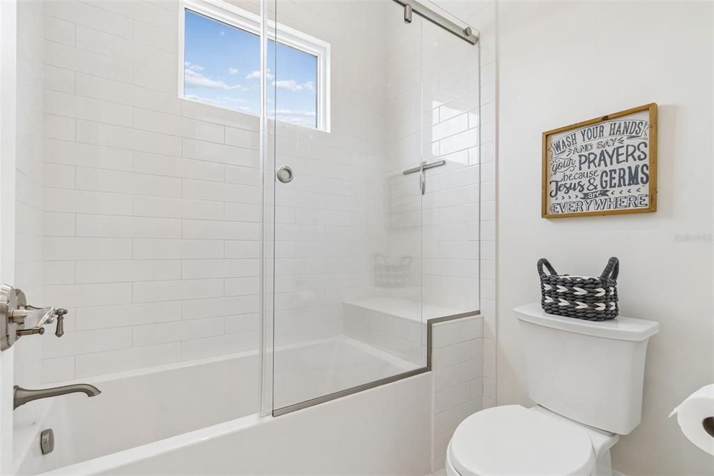 For Sale: $1,995,000 (4 beds, 3 baths, 3696 Square Feet)