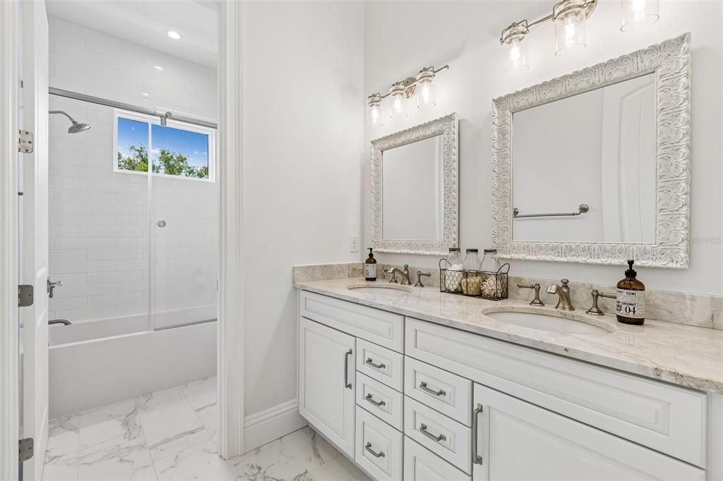 For Sale: $1,995,000 (4 beds, 3 baths, 3696 Square Feet)