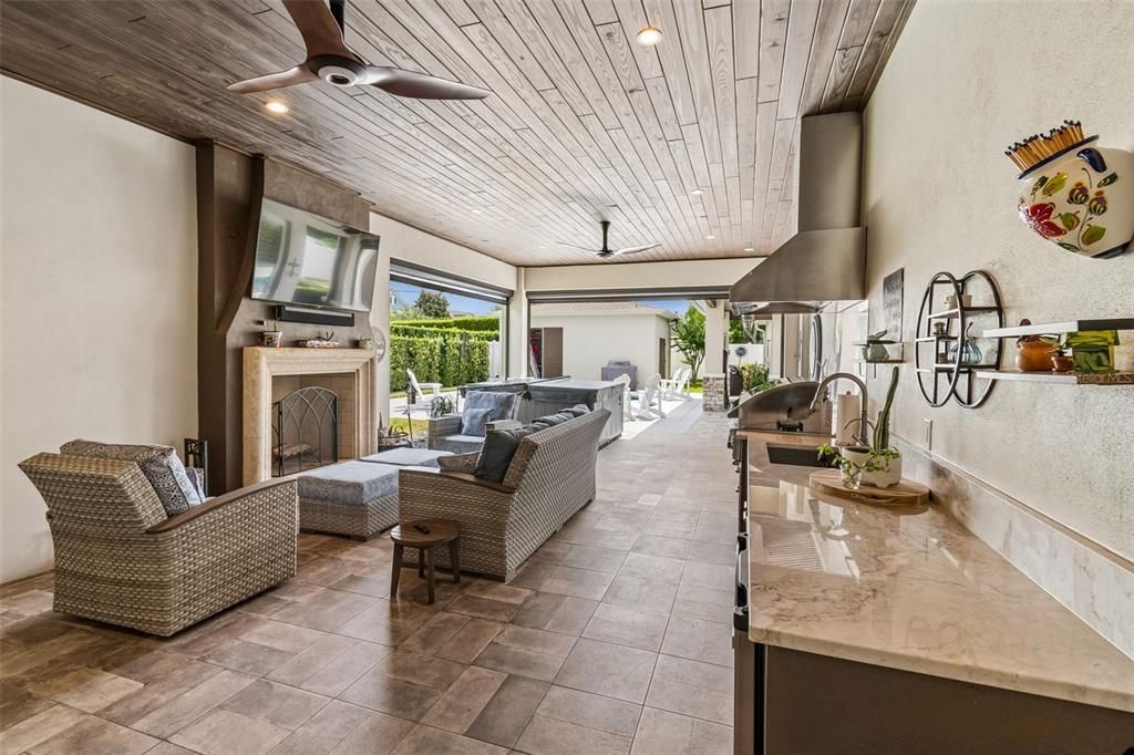 For Sale: $1,995,000 (4 beds, 3 baths, 3696 Square Feet)