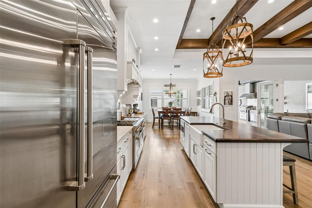 For Sale: $1,995,000 (4 beds, 3 baths, 3696 Square Feet)