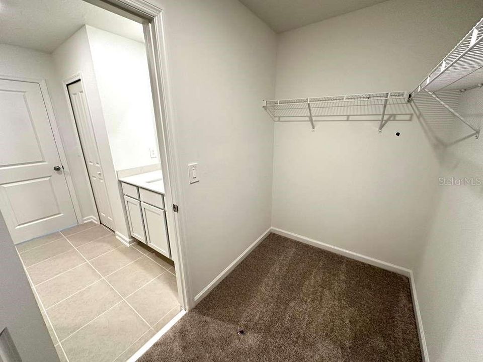 For Rent: $2,190 (4 beds, 2 baths, 1880 Square Feet)