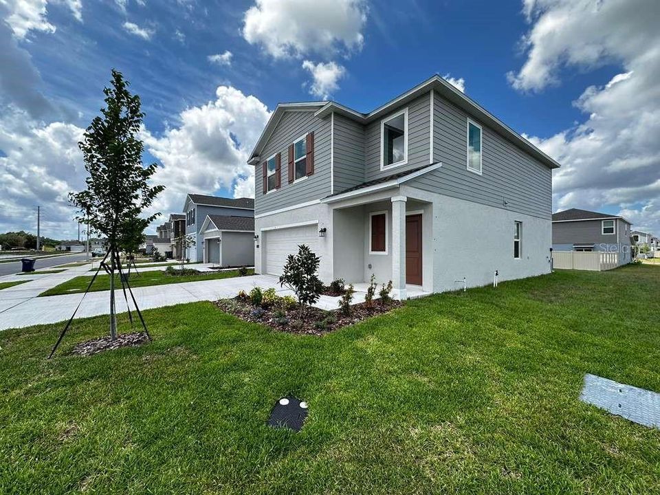 For Rent: $2,190 (4 beds, 2 baths, 1880 Square Feet)