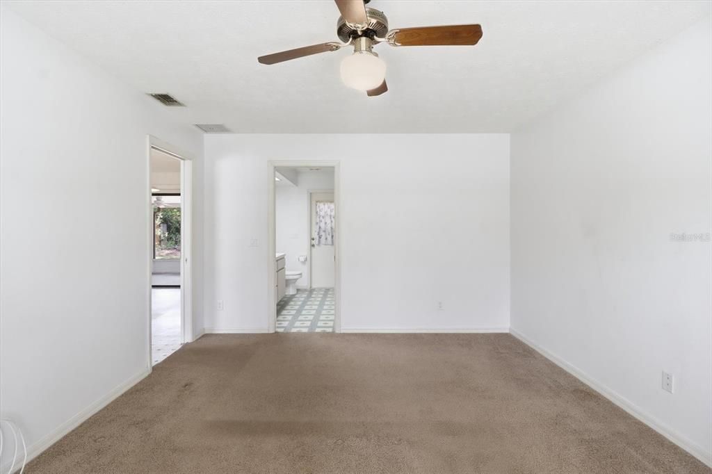 For Sale: $235,000 (3 beds, 2 baths, 1336 Square Feet)