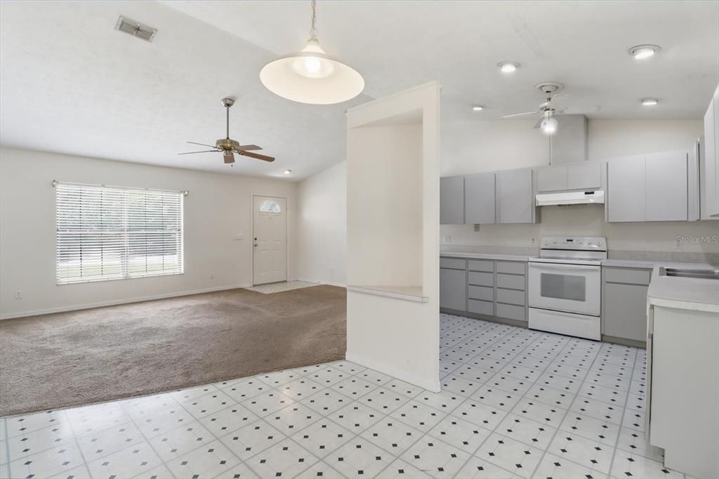 For Sale: $235,000 (3 beds, 2 baths, 1336 Square Feet)