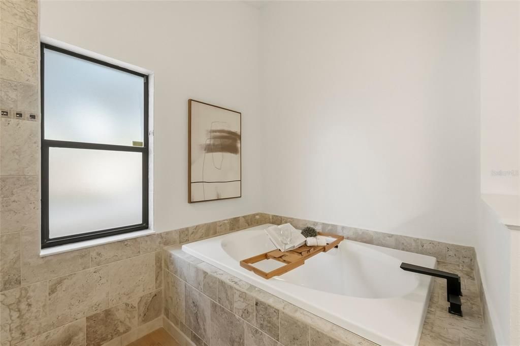 For Sale: $874,999 (4 beds, 2 baths, 2594 Square Feet)