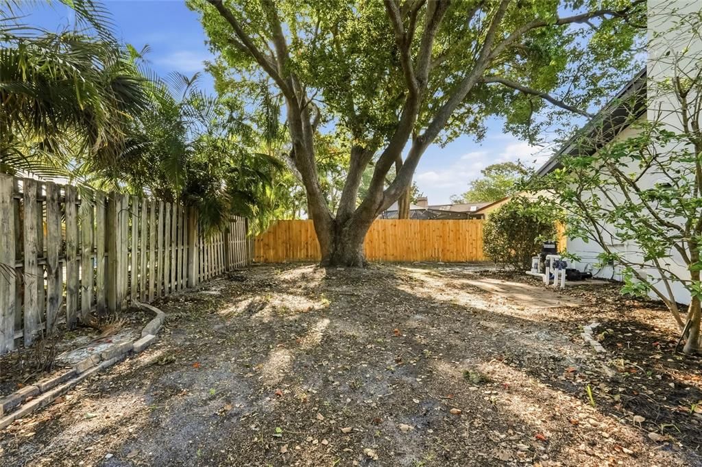 For Sale: $874,999 (4 beds, 2 baths, 2594 Square Feet)