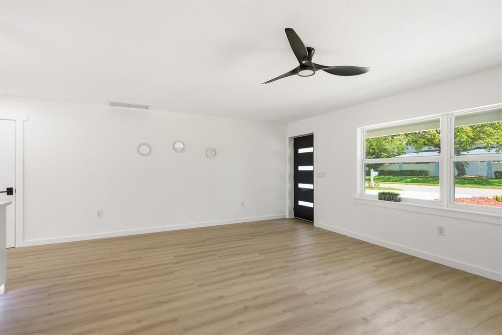 For Sale: $629,000 (4 beds, 3 baths, 1869 Square Feet)