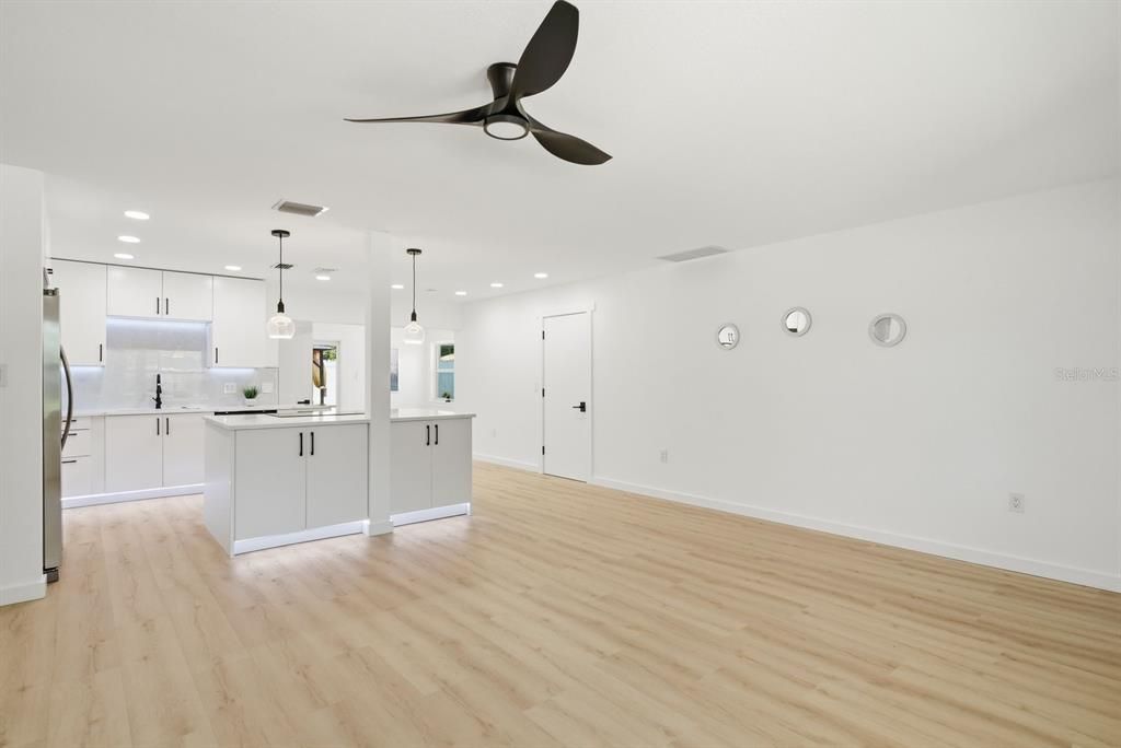 For Sale: $629,000 (4 beds, 3 baths, 1869 Square Feet)