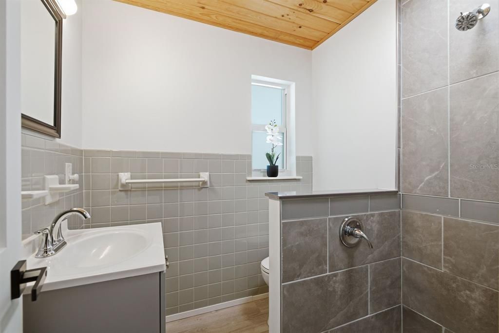 For Sale: $629,000 (4 beds, 3 baths, 1869 Square Feet)