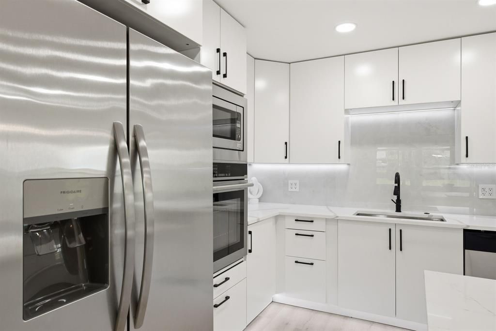 For Sale: $629,000 (4 beds, 3 baths, 1869 Square Feet)
