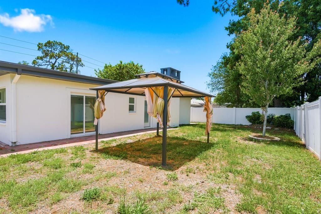 For Sale: $629,000 (4 beds, 3 baths, 1869 Square Feet)