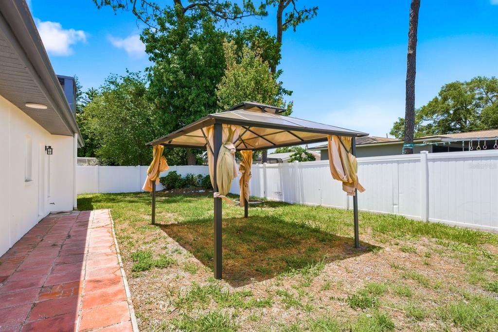For Sale: $629,000 (4 beds, 3 baths, 1869 Square Feet)