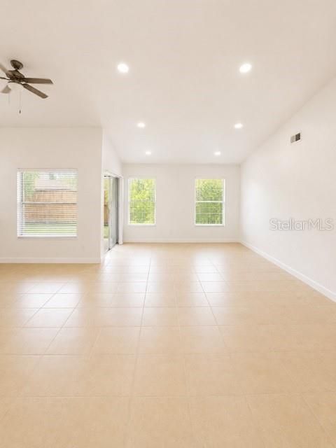 For Rent: $2,300 (3 beds, 2 baths, 1462 Square Feet)