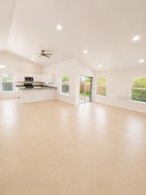For Rent: $2,300 (3 beds, 2 baths, 1462 Square Feet)