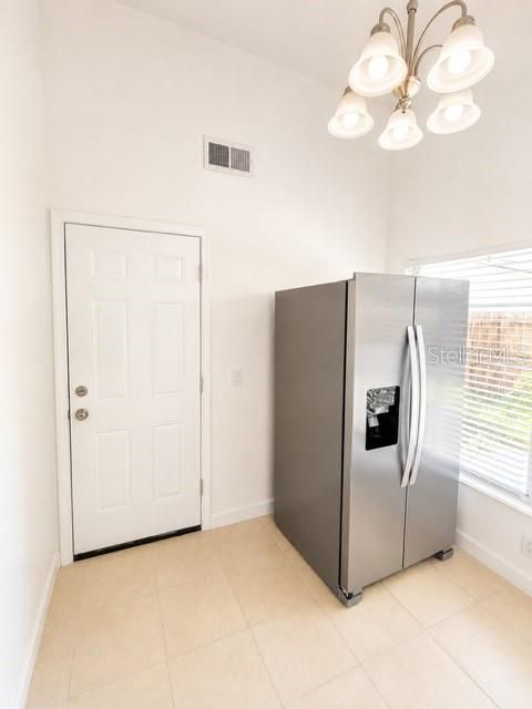 For Rent: $2,300 (3 beds, 2 baths, 1462 Square Feet)