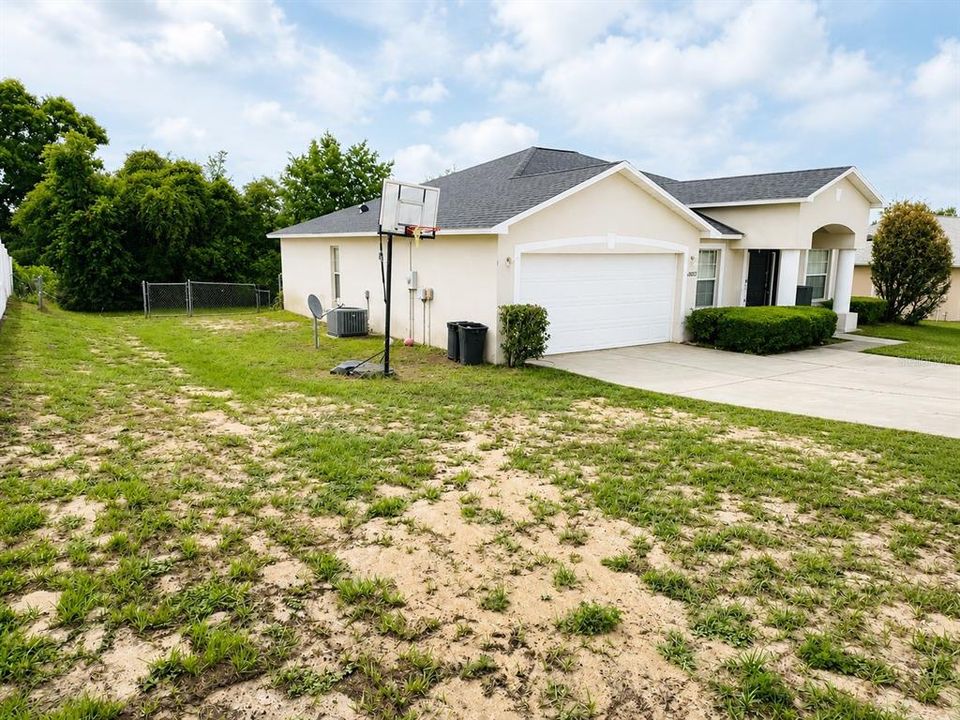For Sale: $265,000 (3 beds, 2 baths, 1674 Square Feet)