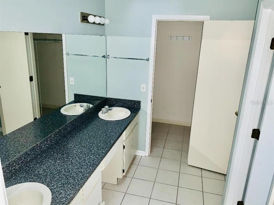 For Rent: $1,800 (2 beds, 2 baths, 1487 Square Feet)
