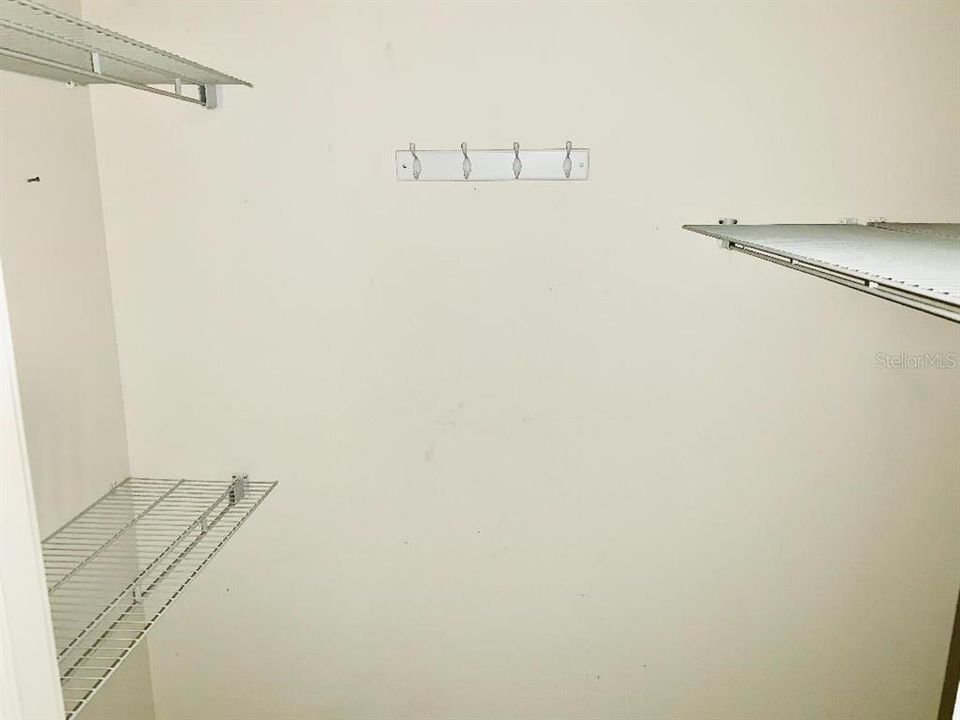 For Rent: $1,800 (2 beds, 2 baths, 1487 Square Feet)