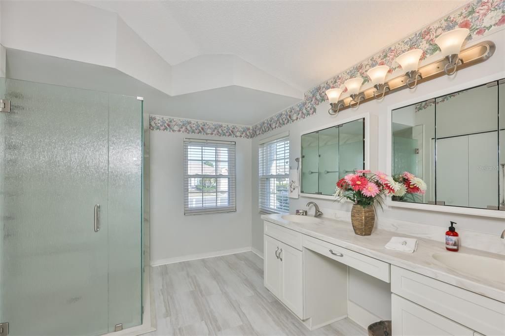 Active With Contract: $295,000 (3 beds, 2 baths, 1558 Square Feet)