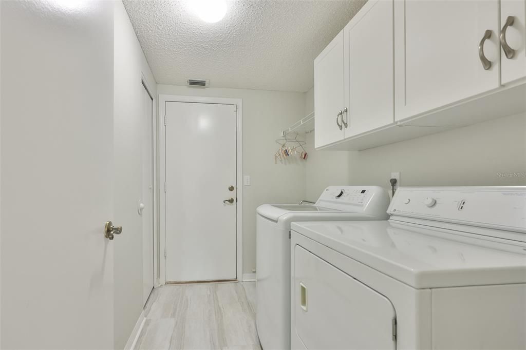 Active With Contract: $295,000 (3 beds, 2 baths, 1558 Square Feet)