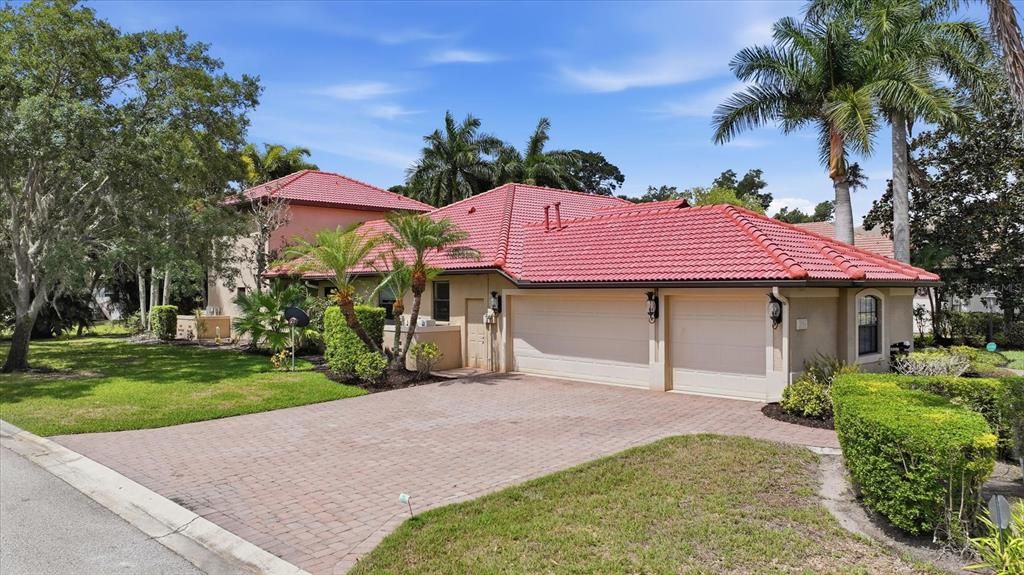 For Sale: $1,235,000 (5 beds, 4 baths, 3672 Square Feet)