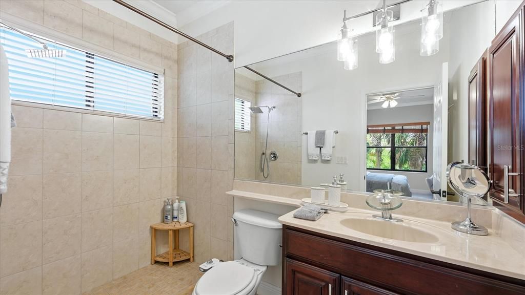 For Sale: $1,235,000 (5 beds, 4 baths, 3672 Square Feet)