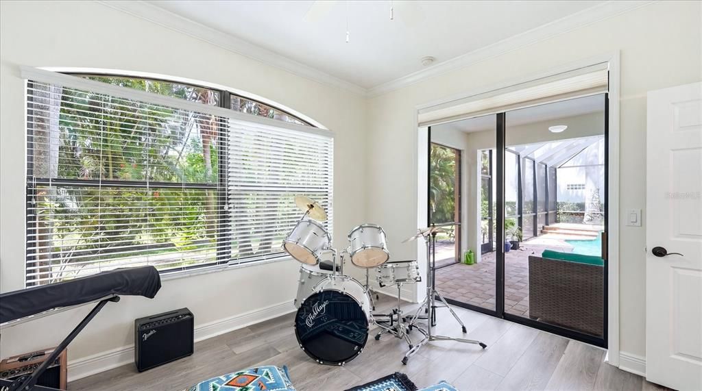 For Sale: $1,235,000 (5 beds, 4 baths, 3672 Square Feet)