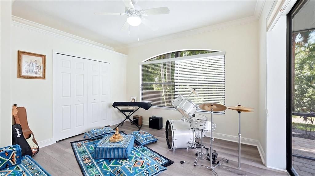 For Sale: $1,235,000 (5 beds, 4 baths, 3672 Square Feet)