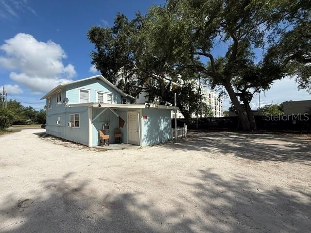 For Sale: $749,900 (0.28 acres)