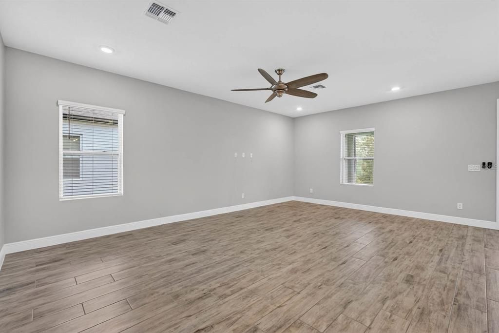 For Sale: $425,000 (4 beds, 2 baths, 1890 Square Feet)