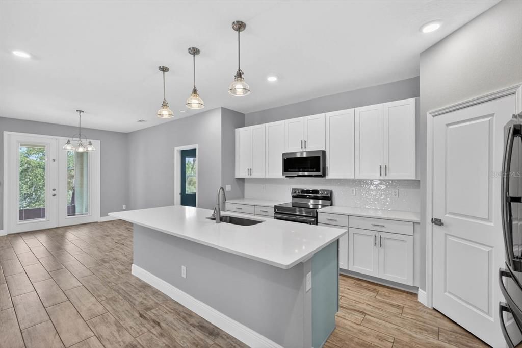 For Sale: $425,000 (4 beds, 2 baths, 1890 Square Feet)