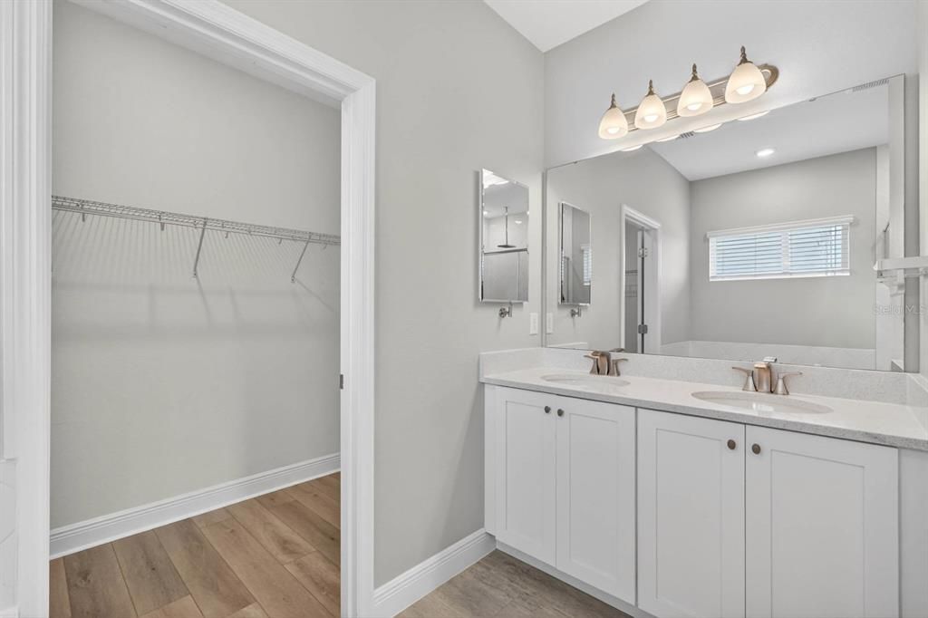 For Sale: $425,000 (4 beds, 2 baths, 1890 Square Feet)