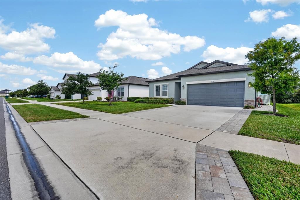 For Sale: $425,000 (4 beds, 2 baths, 1890 Square Feet)
