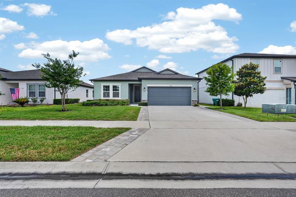 For Sale: $425,000 (4 beds, 2 baths, 1890 Square Feet)