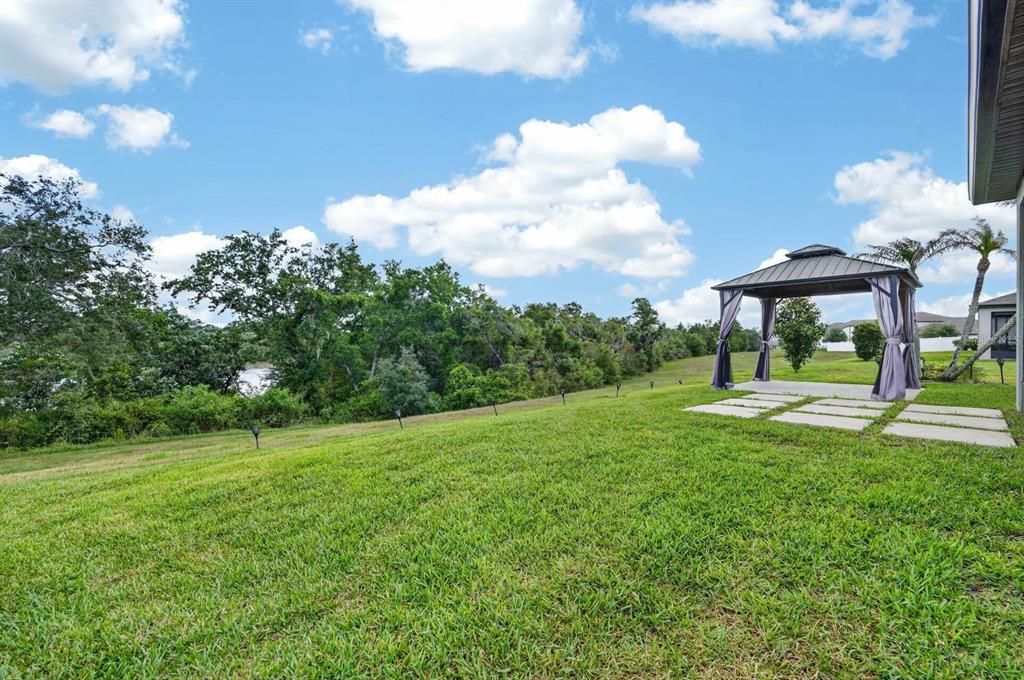 For Sale: $425,000 (4 beds, 2 baths, 1890 Square Feet)