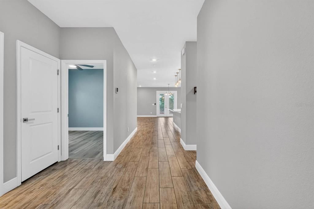 For Sale: $425,000 (4 beds, 2 baths, 1890 Square Feet)