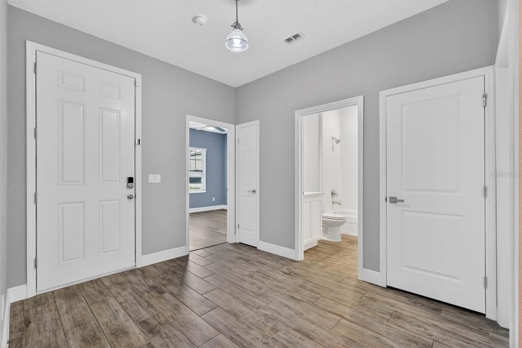 For Sale: $425,000 (4 beds, 2 baths, 1890 Square Feet)