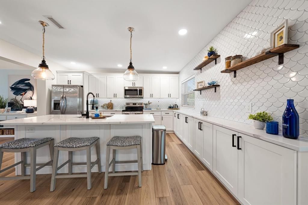 En Venta: $989,000 (3 camas, 2 baños, 2175 Pies cuadrados)