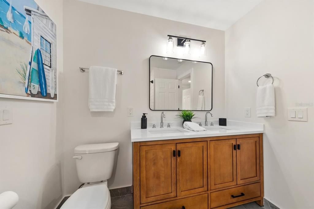 En Venta: $989,000 (3 camas, 2 baños, 2175 Pies cuadrados)