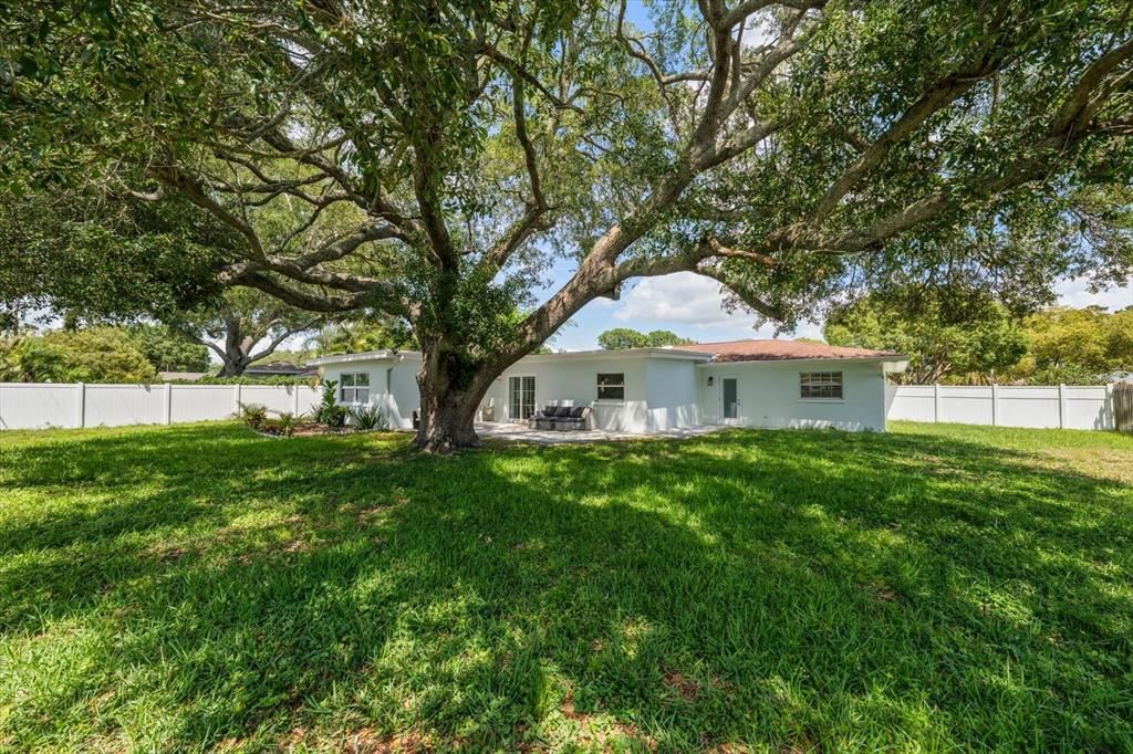 En Venta: $989,000 (3 camas, 2 baños, 2175 Pies cuadrados)