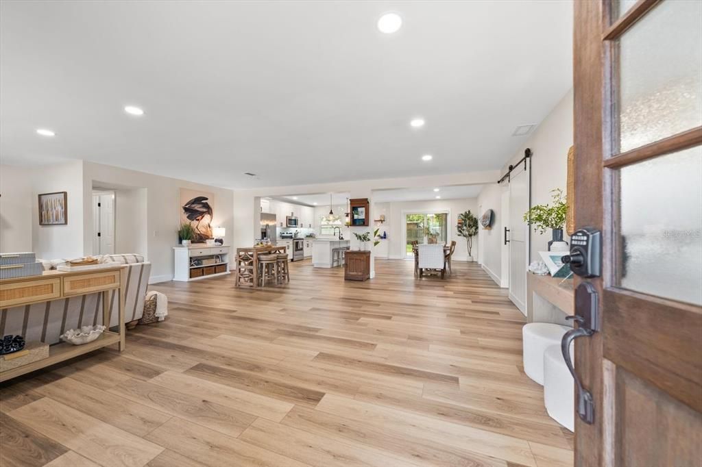 En Venta: $989,000 (3 camas, 2 baños, 2175 Pies cuadrados)